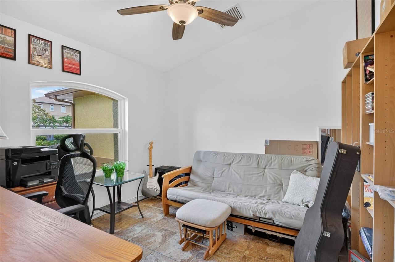 Listing Photo 12