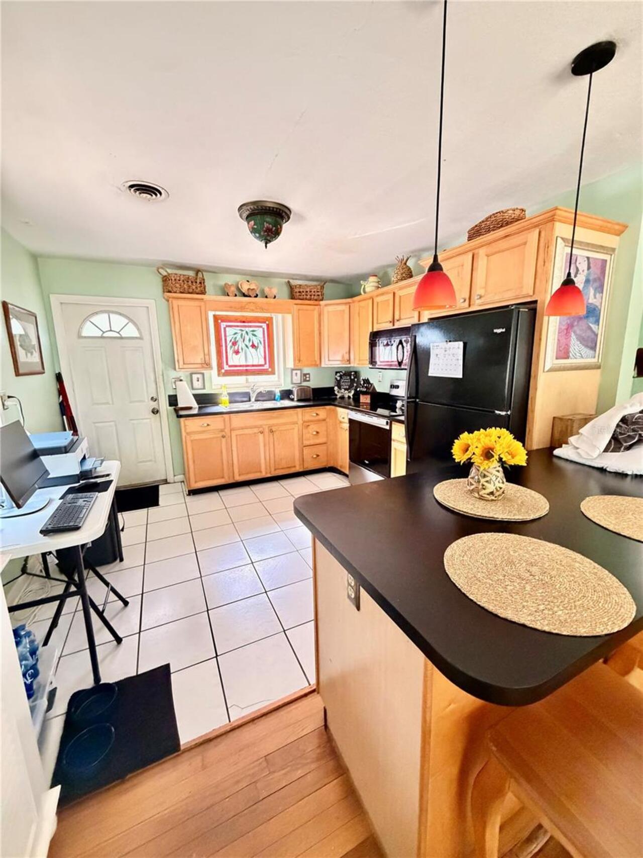 Listing Photo 8