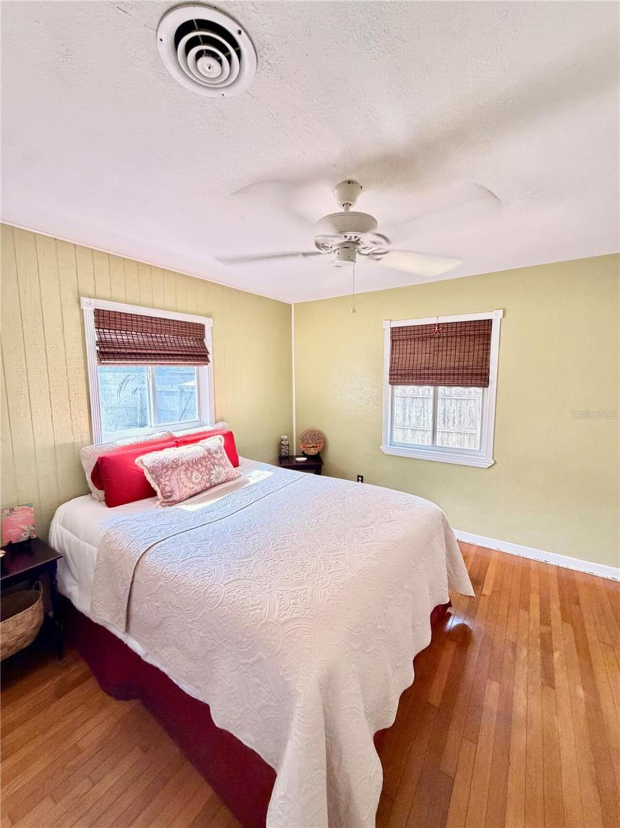 Listing Photo 11