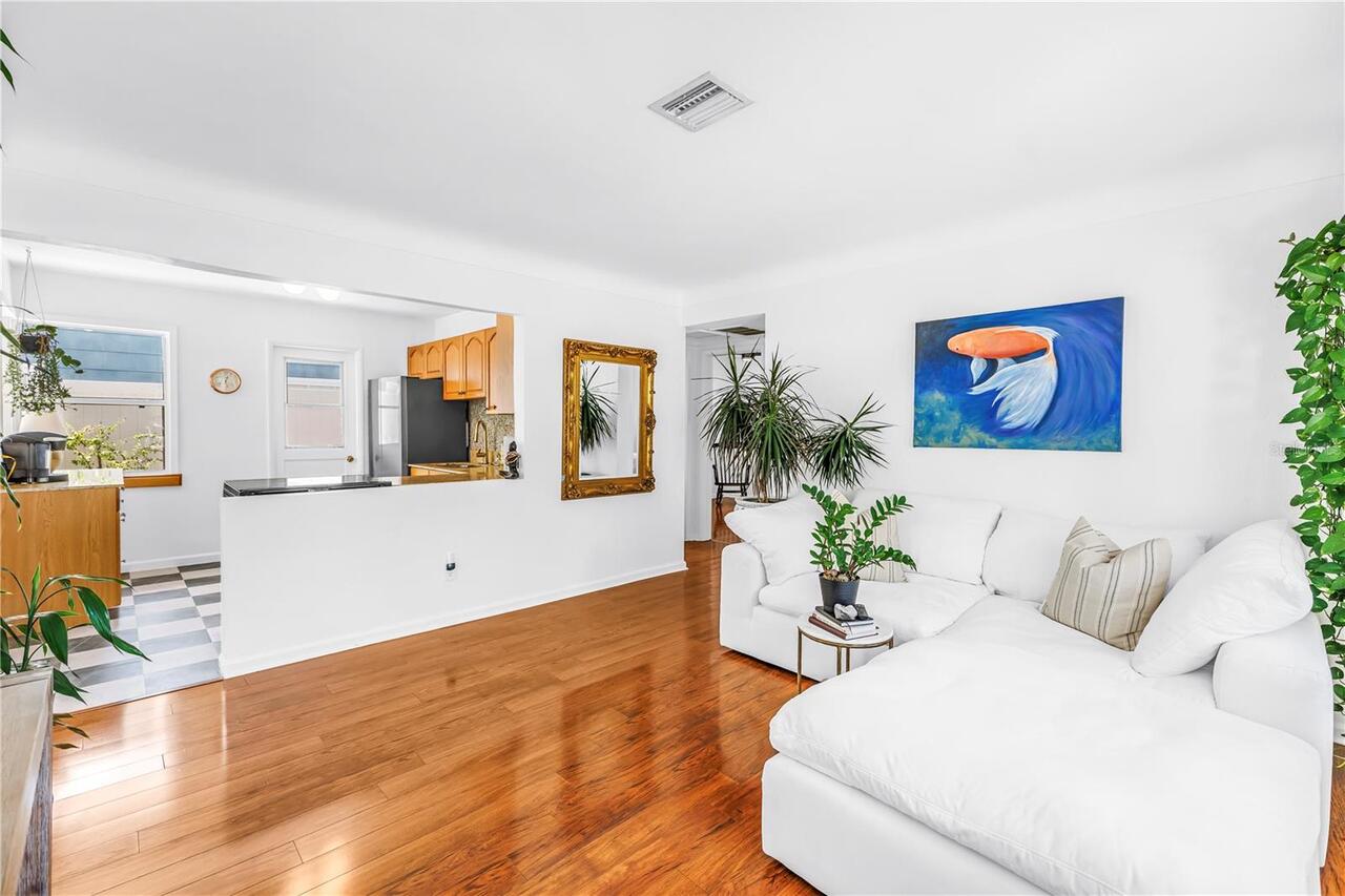 Listing Photo 10