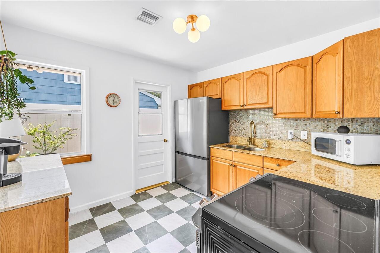 Listing Photo 15