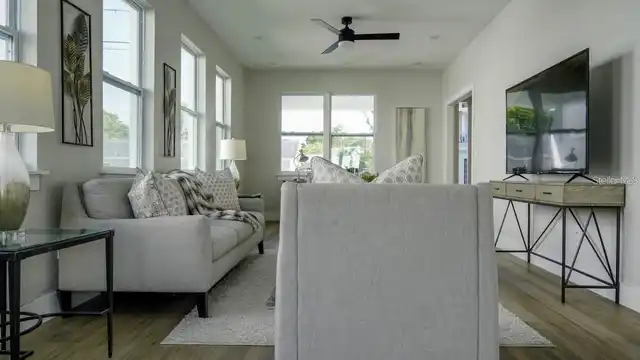 Listing Photo 12