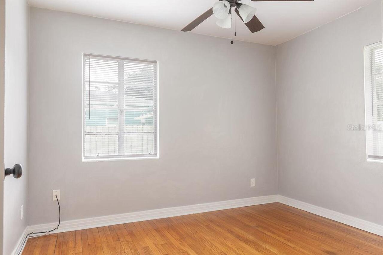 Listing Photo 11