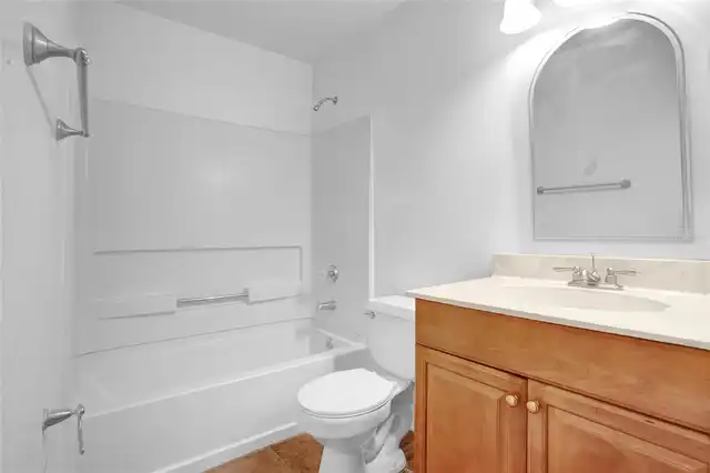 Listing Photo 8
