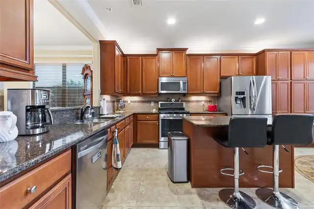 Listing Photo 10