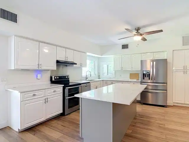 Listing Photo 16