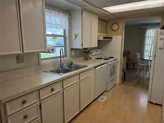 Listing Photo 6
