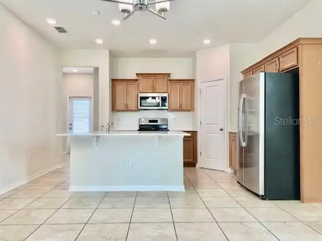 Listing Photo 8