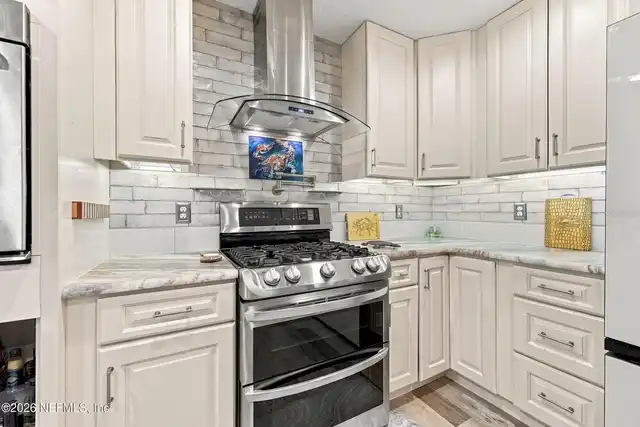 Listing Photo 18