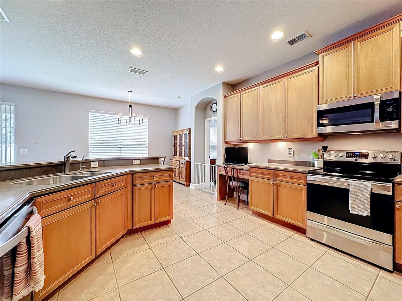 Listing Photo 11