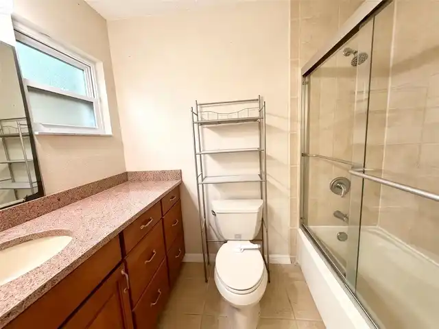 Listing Photo 11
