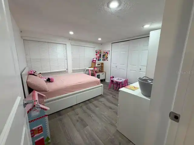 Listing Photo 12