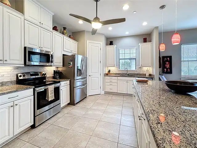 Listing Photo 10