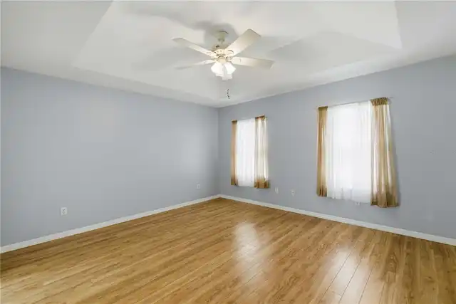 Listing Photo 12
