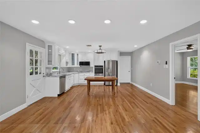 Listing Photo 16