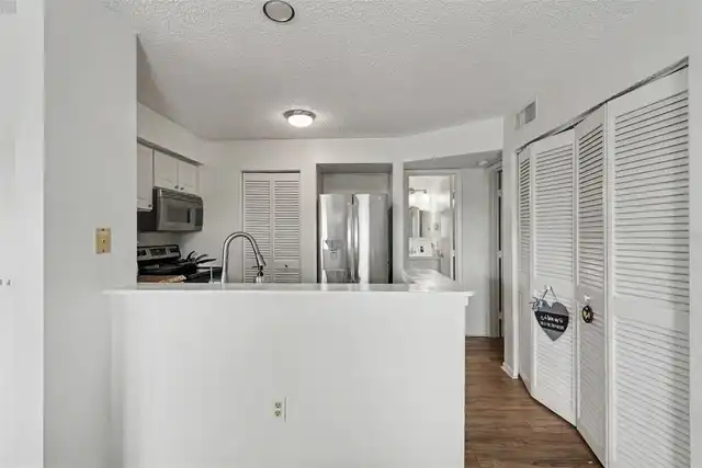 Listing Photo 12