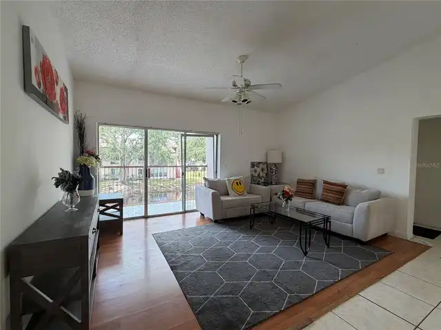 Listing Photo 11
