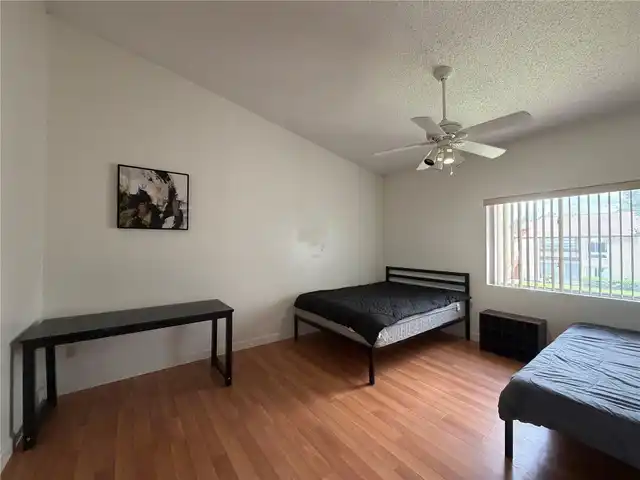 Listing Photo 14