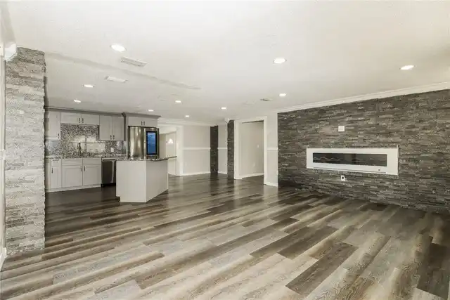 Listing Photo 7