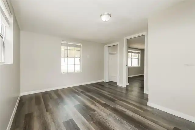 Listing Photo 8
