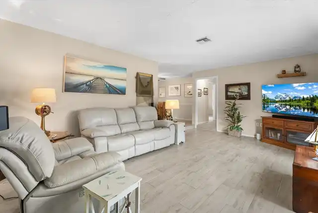 Listing Photo 7