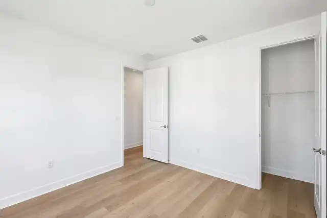 Listing Photo 14