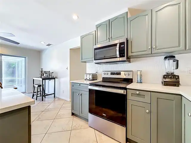Listing Photo 9