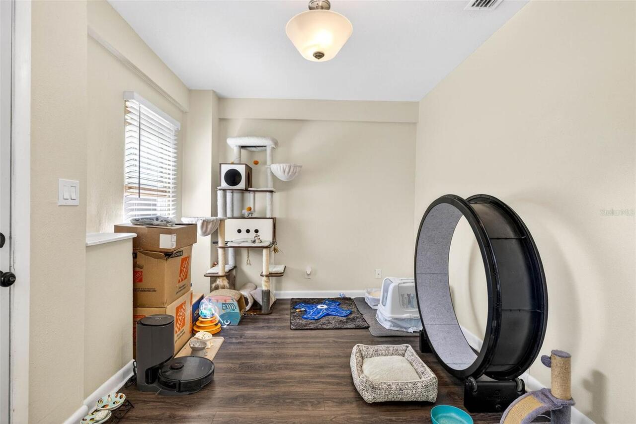 Listing Photo 9