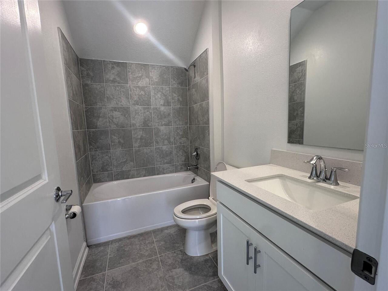 Listing Photo 9
