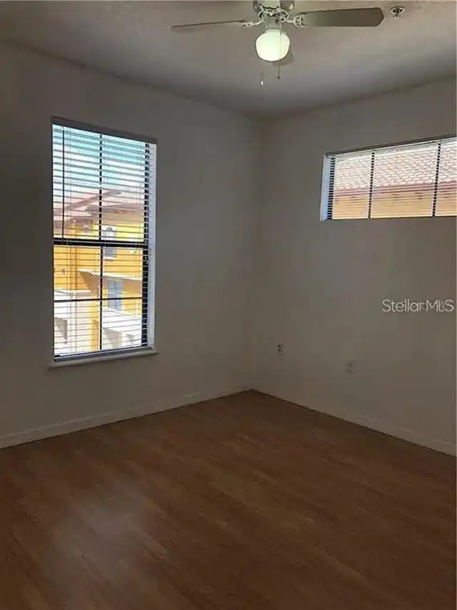 Listing Photo 8