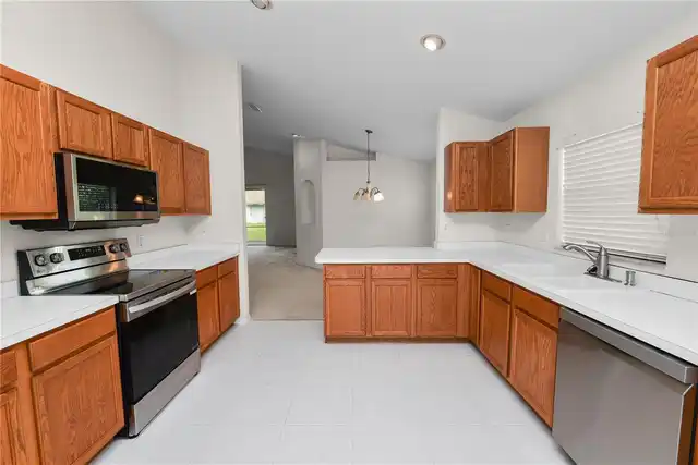 Listing Photo 12