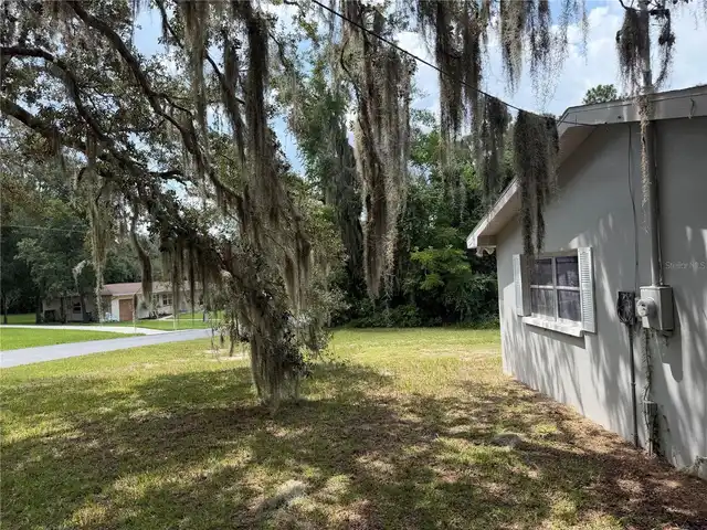 Listing Photo 10