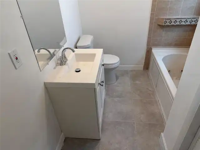 Listing Photo 12