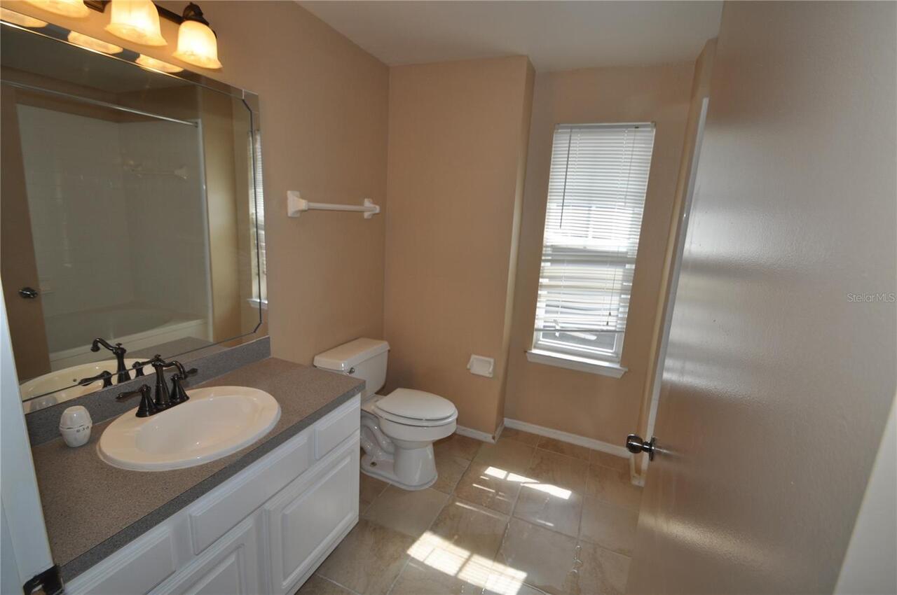Listing Photo 10