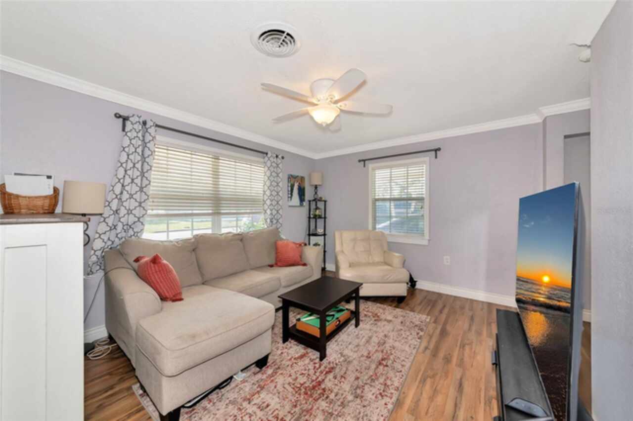 Listing Photo 9