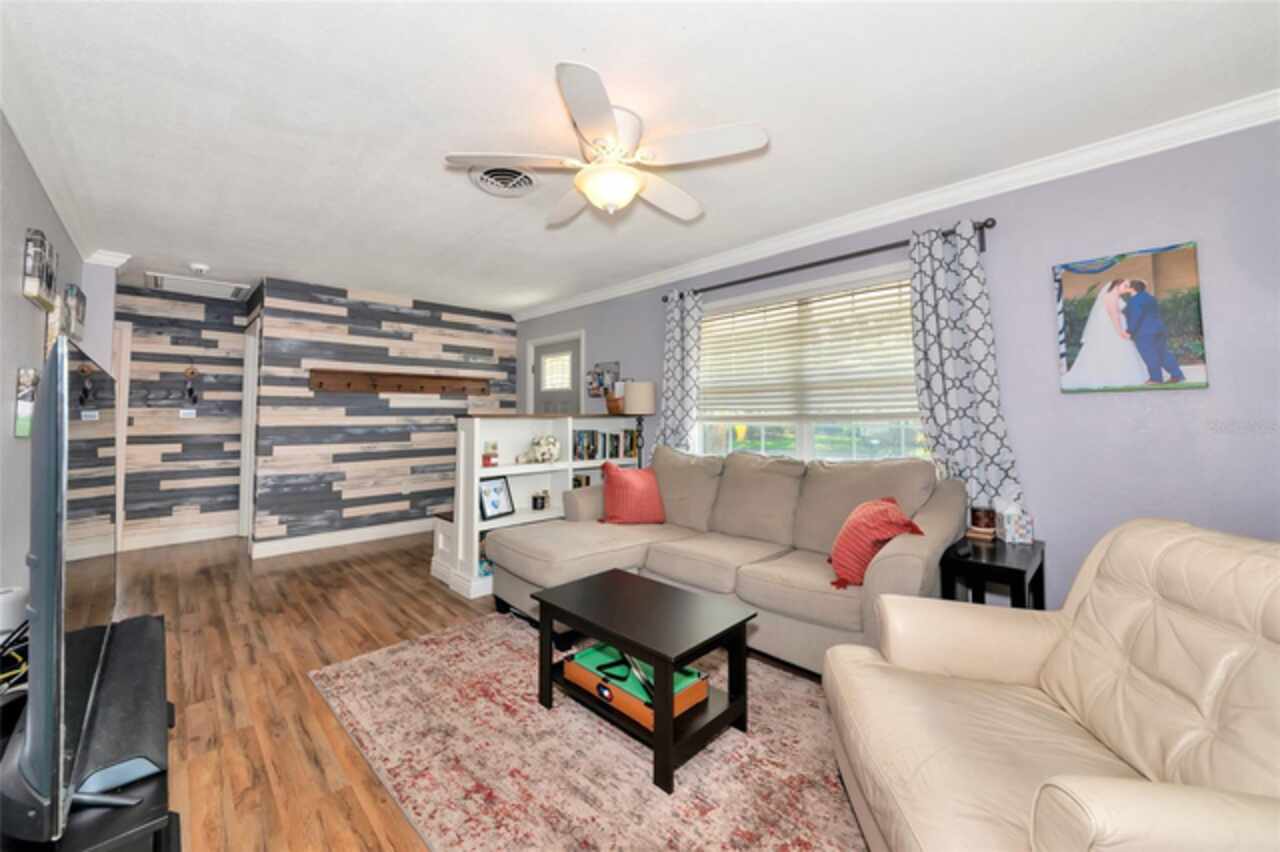 Listing Photo 11