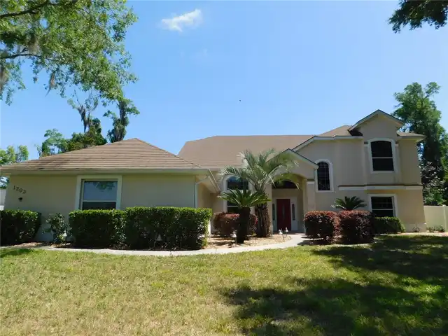 Listing Photo 9