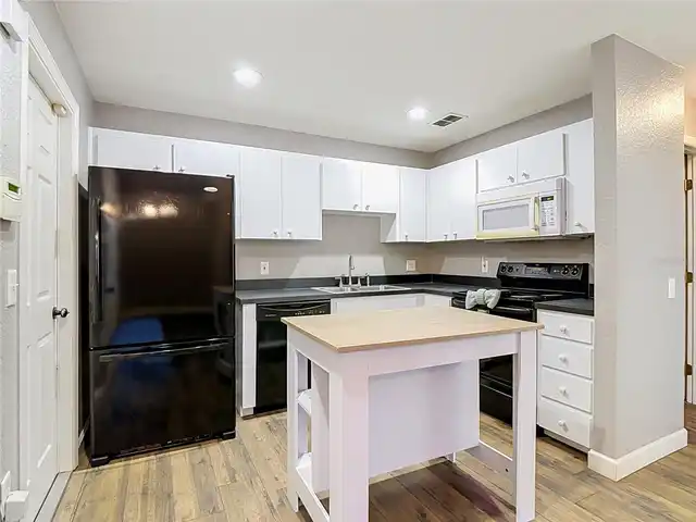 Listing Photo 7