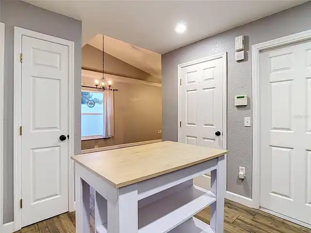 Listing Photo 9