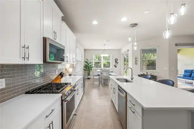 Listing Photo 9