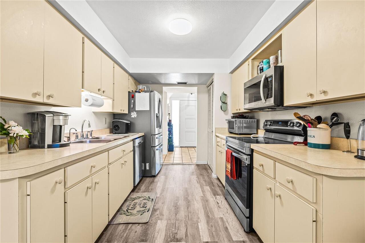 Listing Photo 16