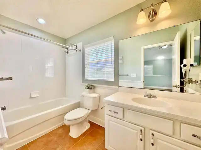 Listing Photo 9