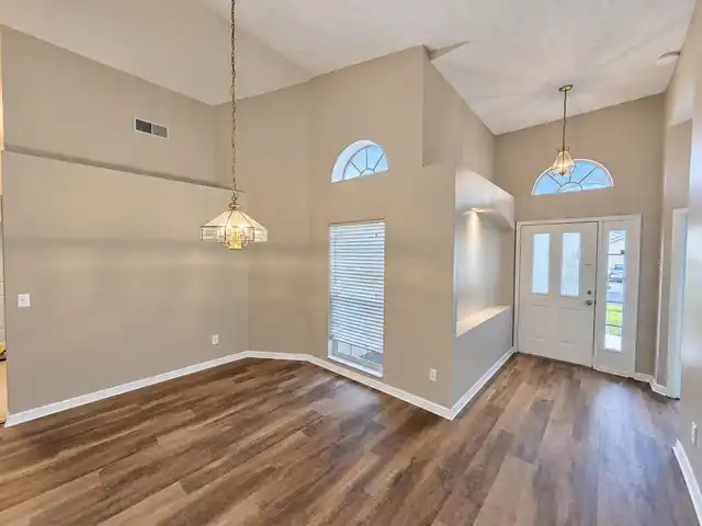 Listing Photo 9