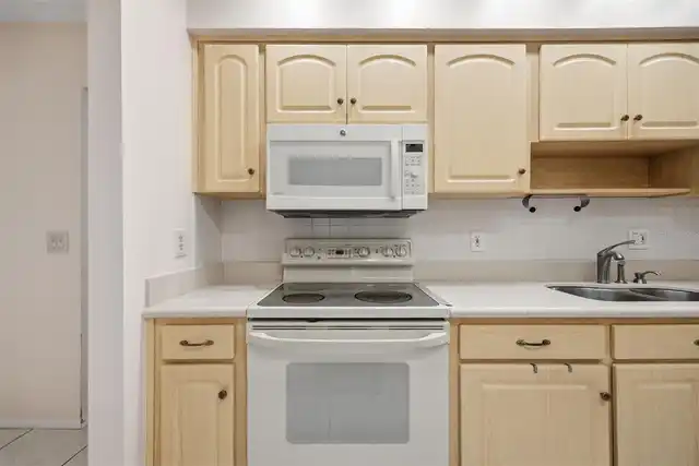 Listing Photo 11
