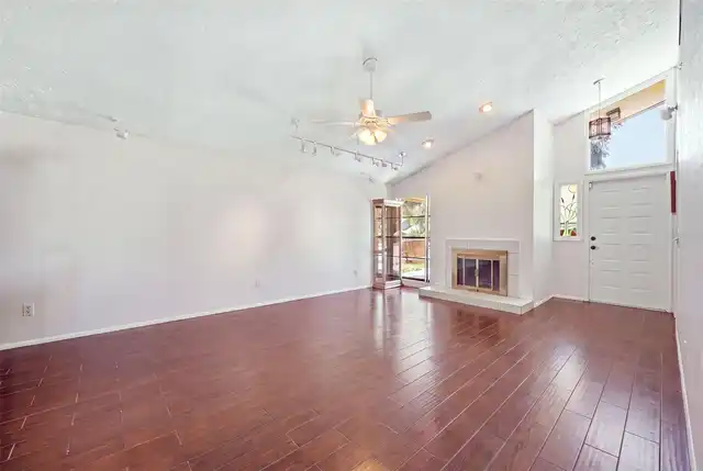 Listing Photo 6