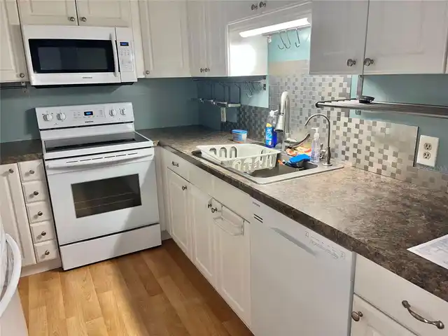 Listing Photo 9
