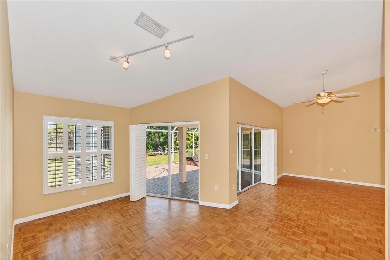 Listing Photo 14