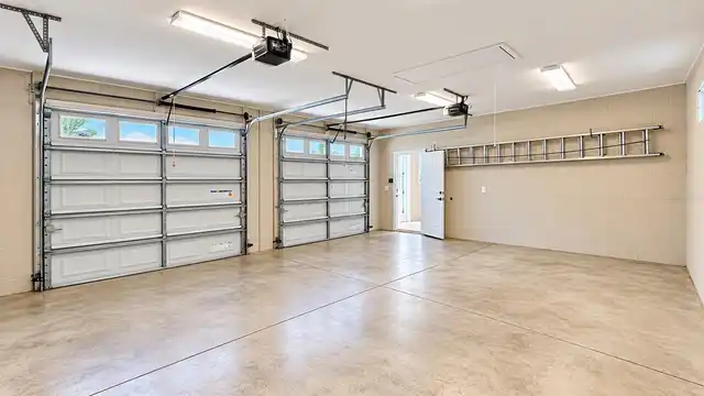 Listing Photo 17