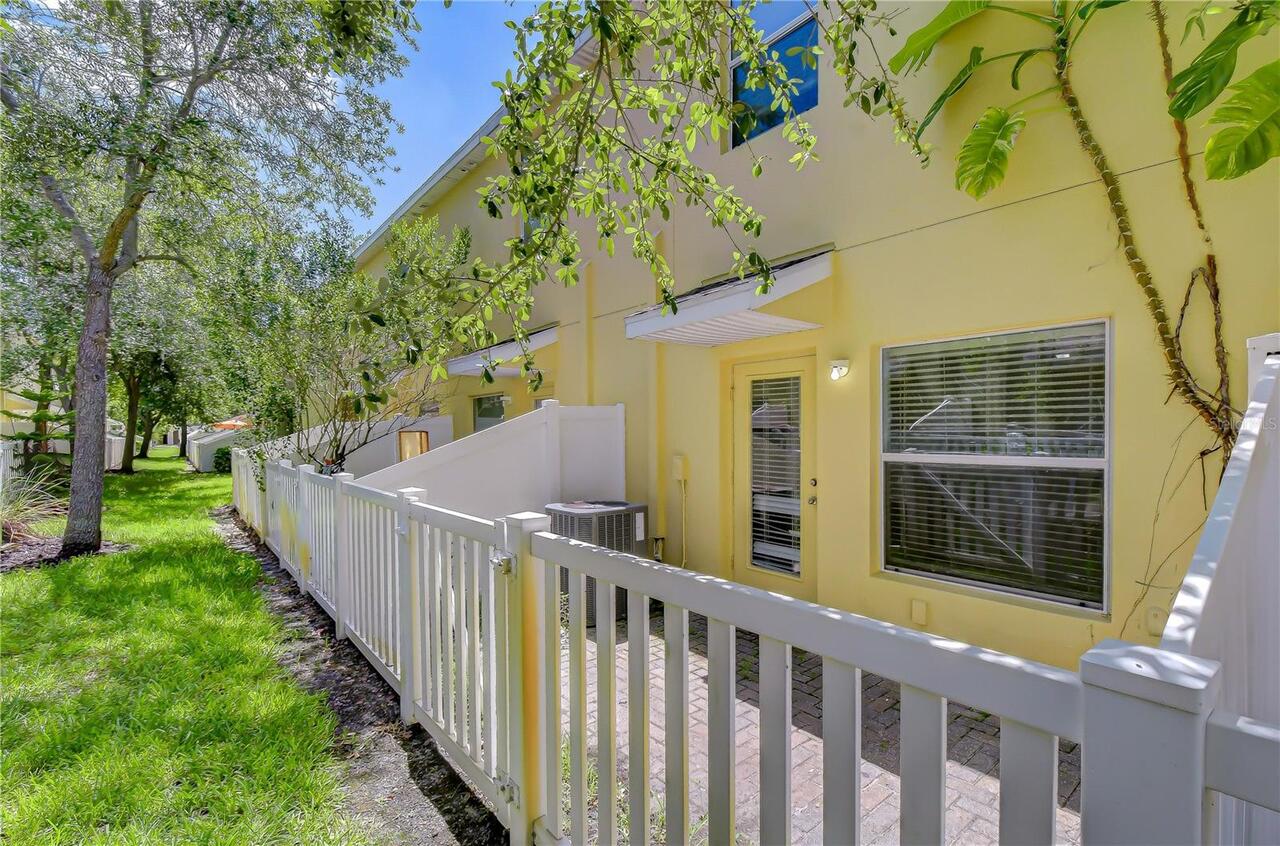 Listing Photo 11