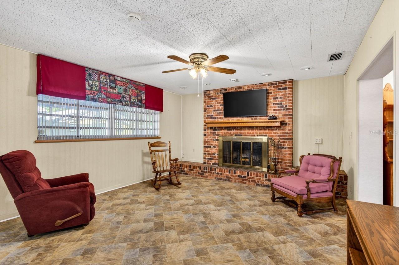 Listing Photo 15